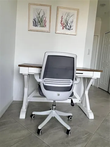 $3,950 | 6046 Worsham Lane, Unit 104, Bradenton, FL 34211