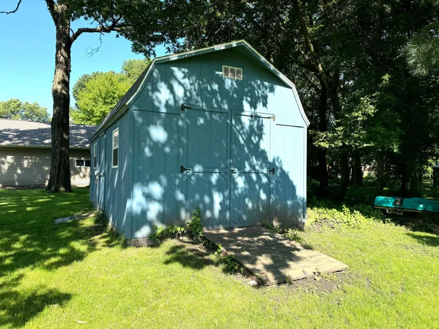 $215,000 | 221 Woodlawn Avenue, Lake Lillian, MN 56253