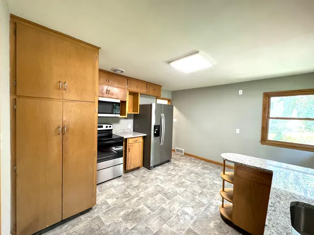 $215,000 | 221 Woodlawn Avenue, Lake Lillian, MN 56253