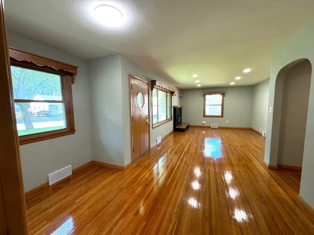 $215,000 | 221 Woodlawn Avenue, Lake Lillian, MN 56253