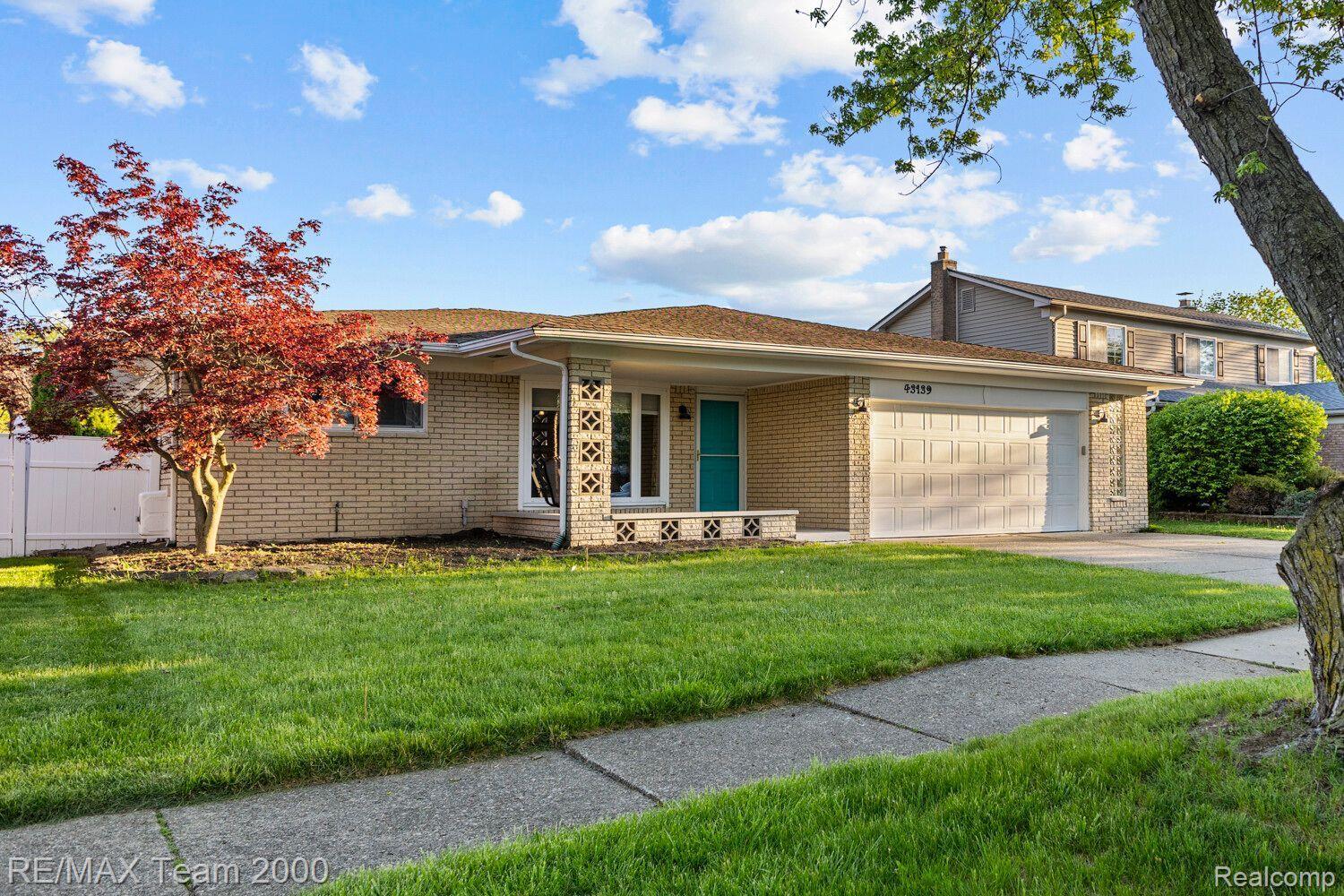 43139 Avon Road Canton, MI 48187 - Photo 3 of 27 Gallery Image 3