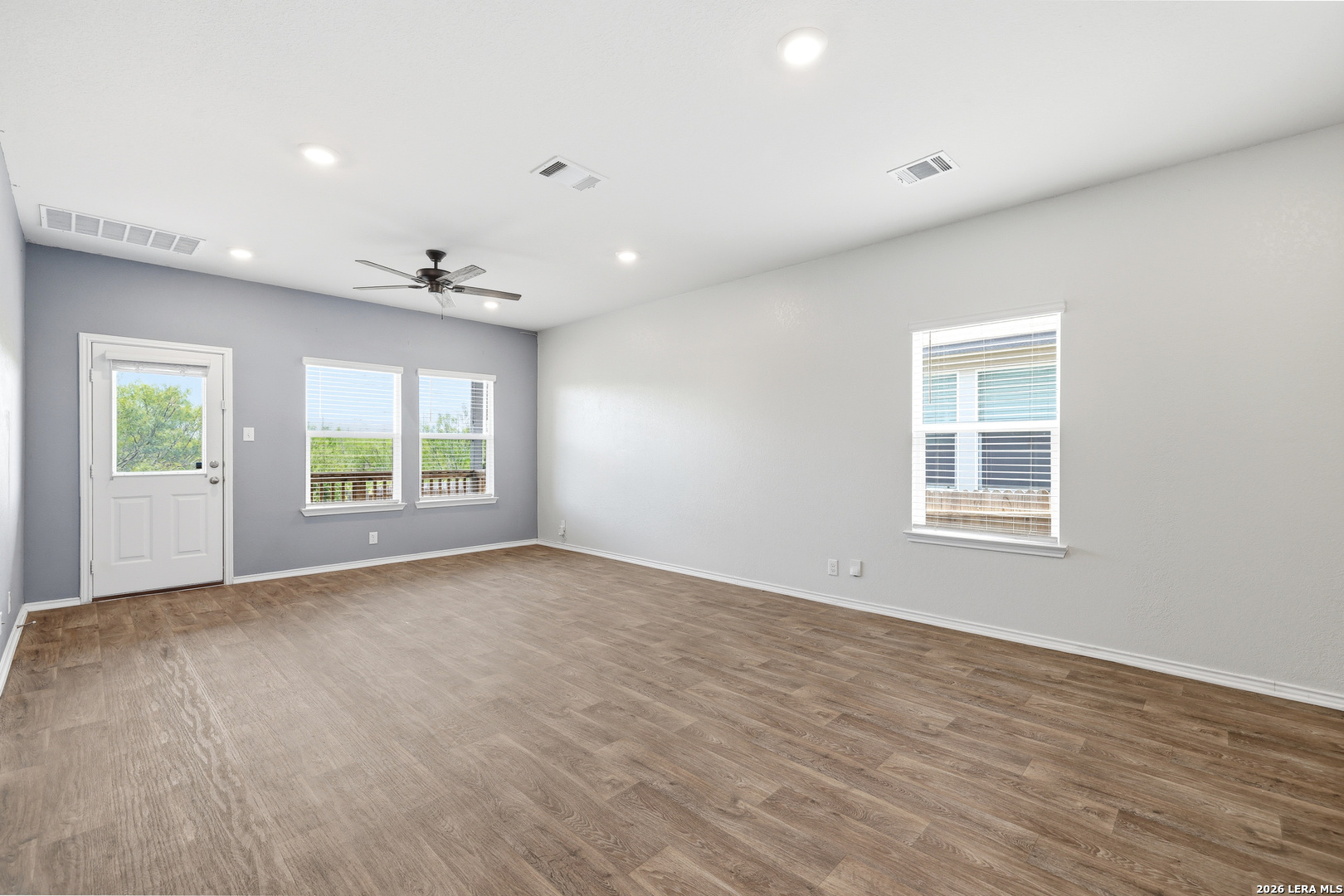 6559 Embankment Road San Antonio, TX 78252 - Photo 10 of 29