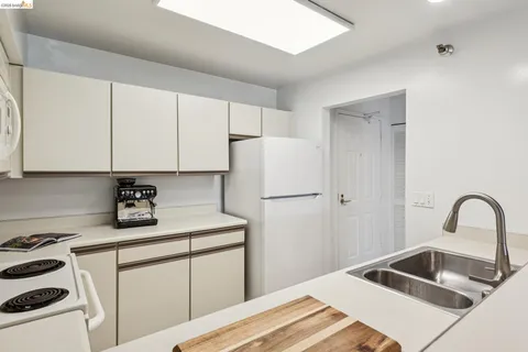 $329,000 | 1203 Melville Square, Unit 216, Richmond, CA 94804