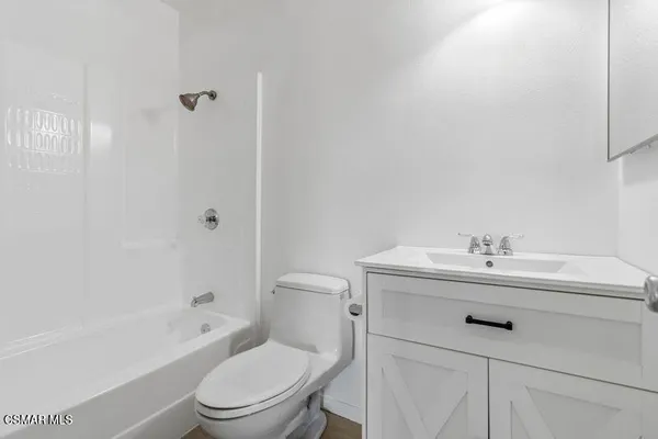 $499,999 | 584 Rio Grande Circle, Thousand Oaks, CA 91360