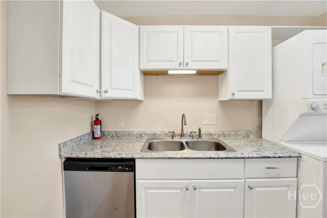$1,800 | 32 East Taylor Street, Unit 2, Savannah, GA 31401