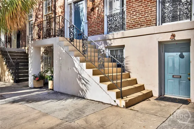 $1,800 | 32 East Taylor Street, Unit 2, Savannah, GA 31401