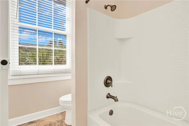 $1,800 | 32 East Taylor Street, Unit 2, Savannah, GA 31401