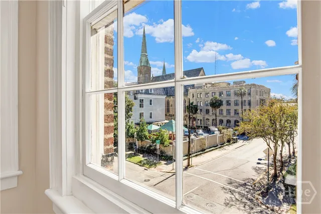$1,800 | 32 East Taylor Street, Unit 2, Savannah, GA 31401