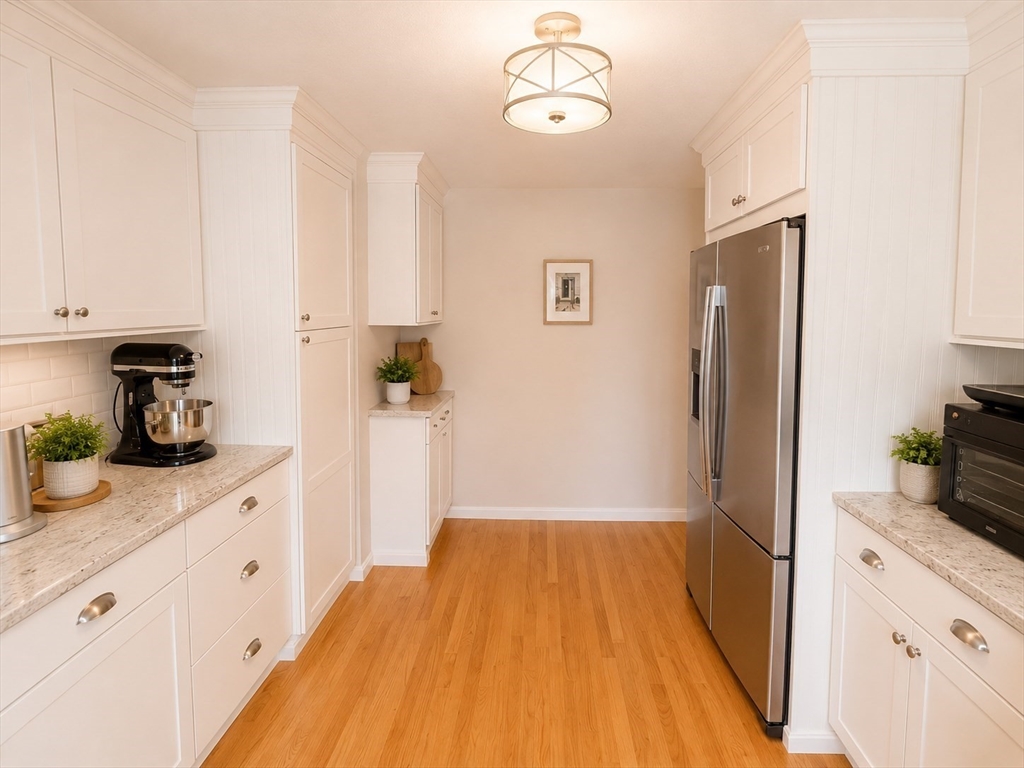 4 Bryon Road, Unit A Newton, MA 02467 - Photo 5 of 27 Gallery Image 5