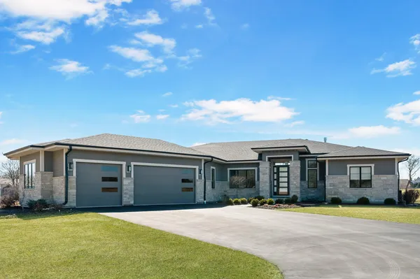 $1,625,000 | S17-w30381 Hazeltine Court, Waukesha, WI 53188