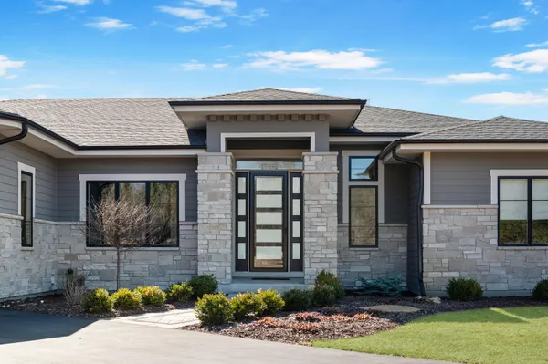 $1,625,000 | S17-w30381 Hazeltine Court, Waukesha, WI 53188