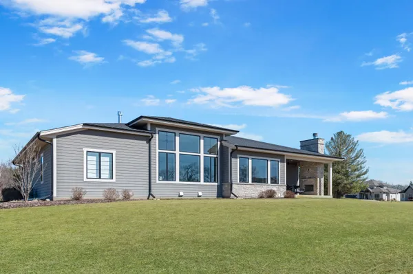 $1,625,000 | S17-w30381 Hazeltine Court, Waukesha, WI 53188