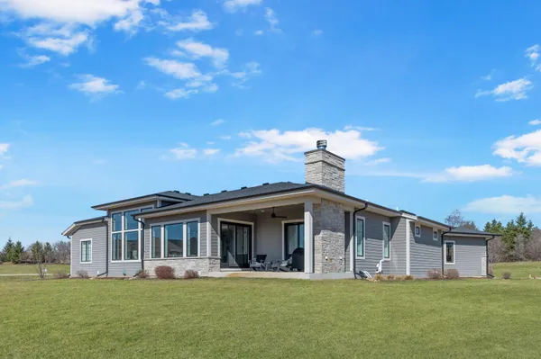 $1,625,000 | S17-w30381 Hazeltine Court, Waukesha, WI 53188