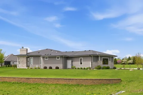 $1,625,000 | S17-w30381 Hazeltine Court, Waukesha, WI 53188