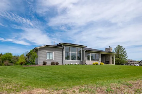 $1,625,000 | S17-w30381 Hazeltine Court, Waukesha, WI 53188