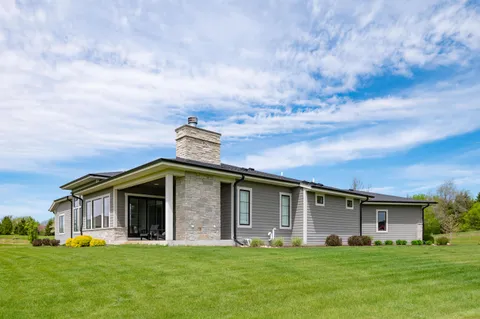 $1,625,000 | S17-w30381 Hazeltine Court, Waukesha, WI 53188