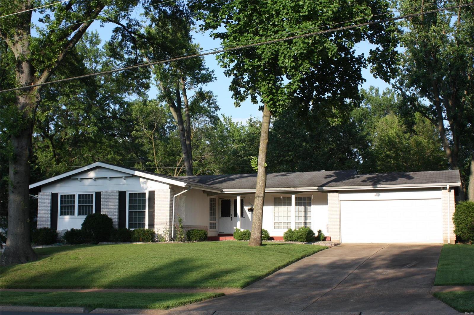 2340 Derhake Road Florissant, MO 63033 - Photo 1 of 17 Gallery Image 1