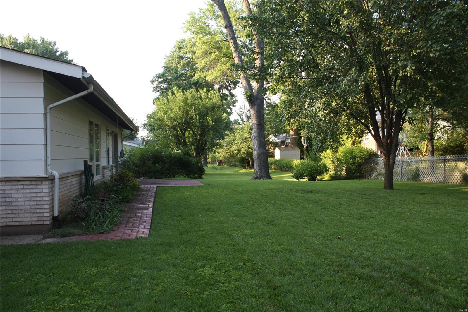 2340 Derhake Road Florissant, MO 63033 - Photo 3 of 17 Gallery Image 3