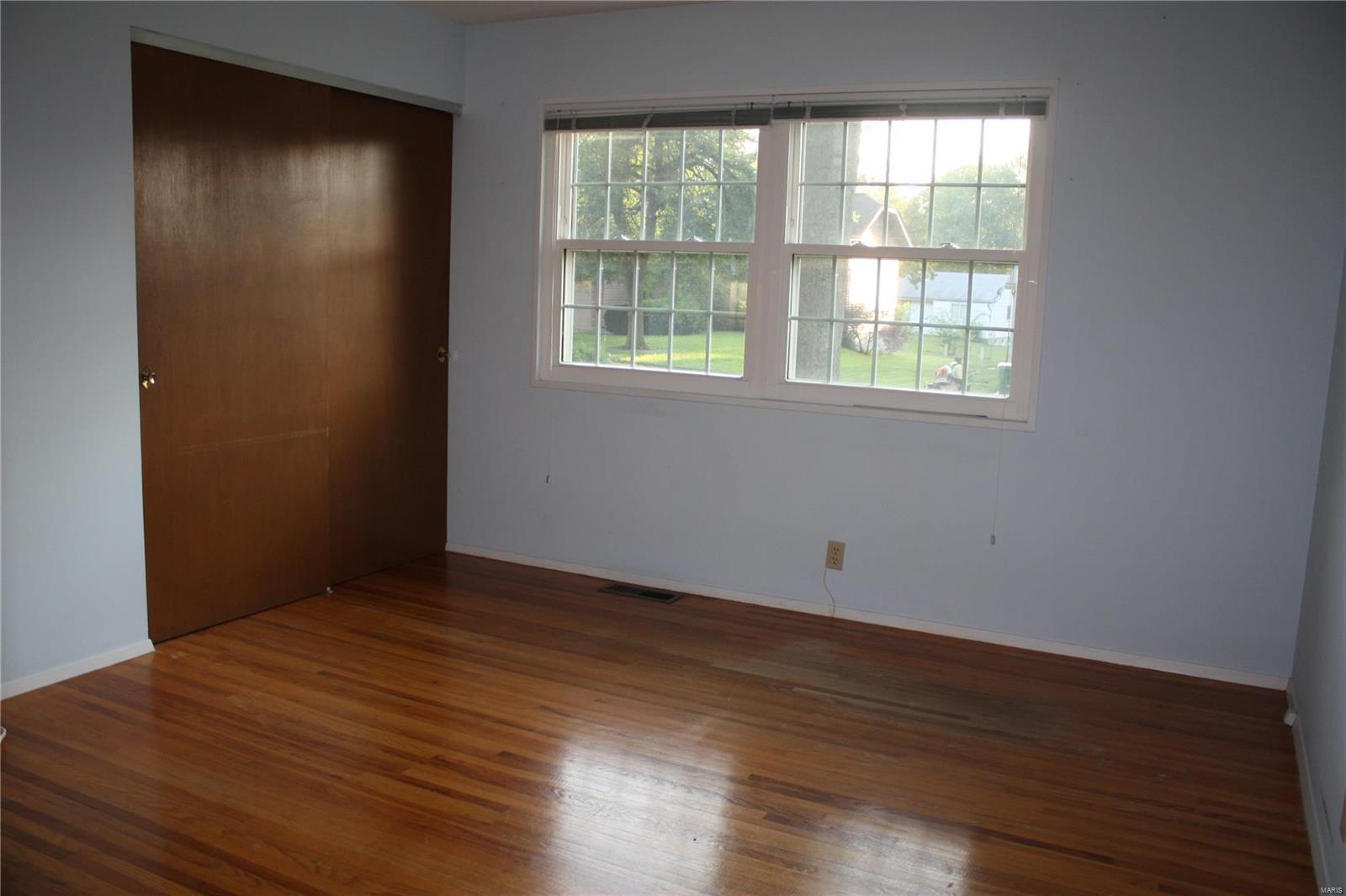 2340 Derhake Road Florissant, MO 63033 - Photo 6 of 17 Gallery Image 6