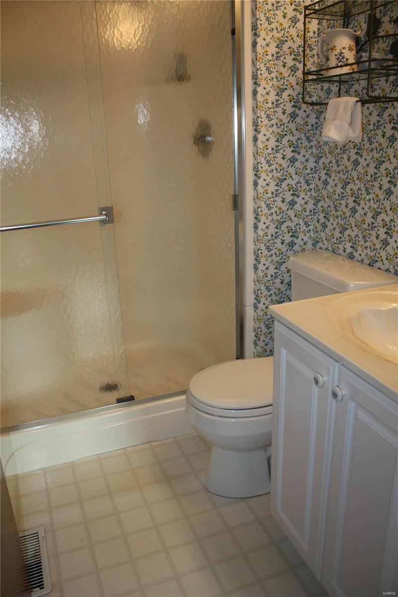 2340 Derhake Road Florissant, MO 63033 - Photo 7 of 17 Gallery Image 7