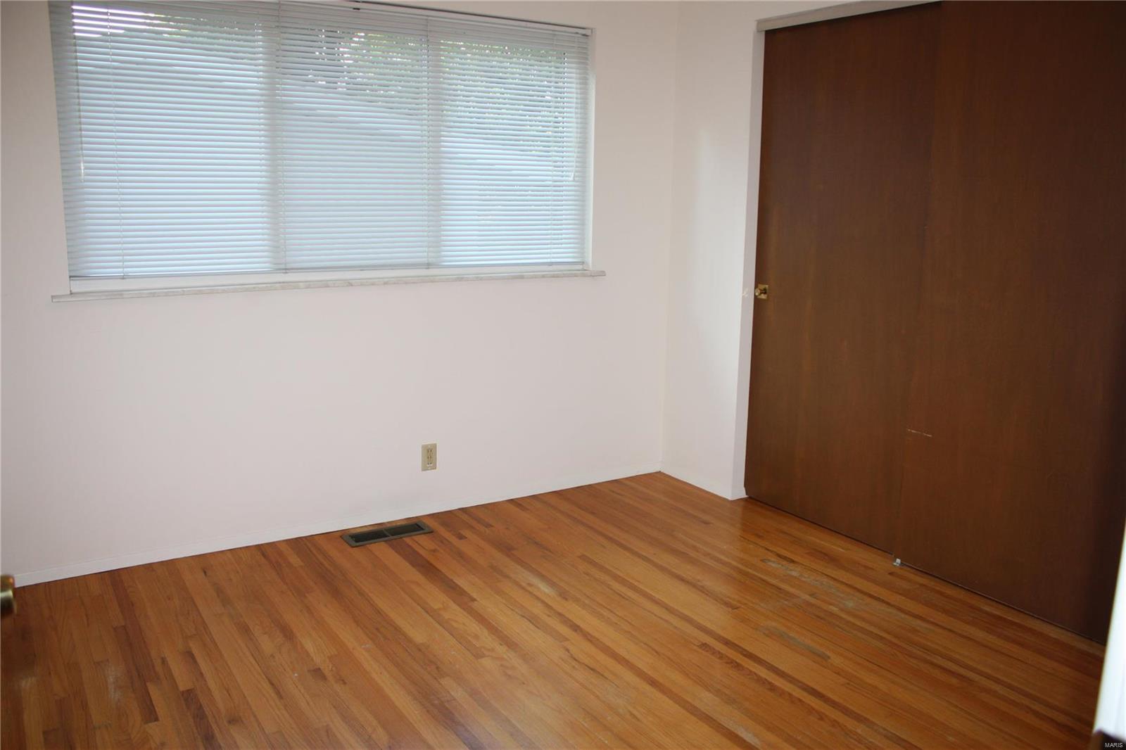 2340 Derhake Road Florissant, MO 63033 - Photo 8 of 17 Gallery Image 8