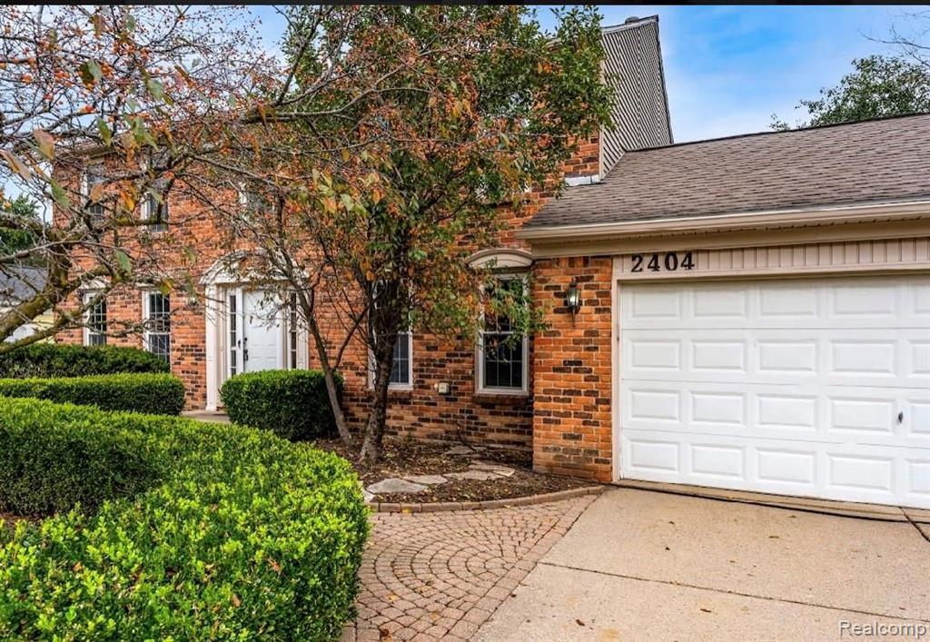 2404 Rancroft Beat Rochester Hills, MI 48306 - Photo 3 of 33