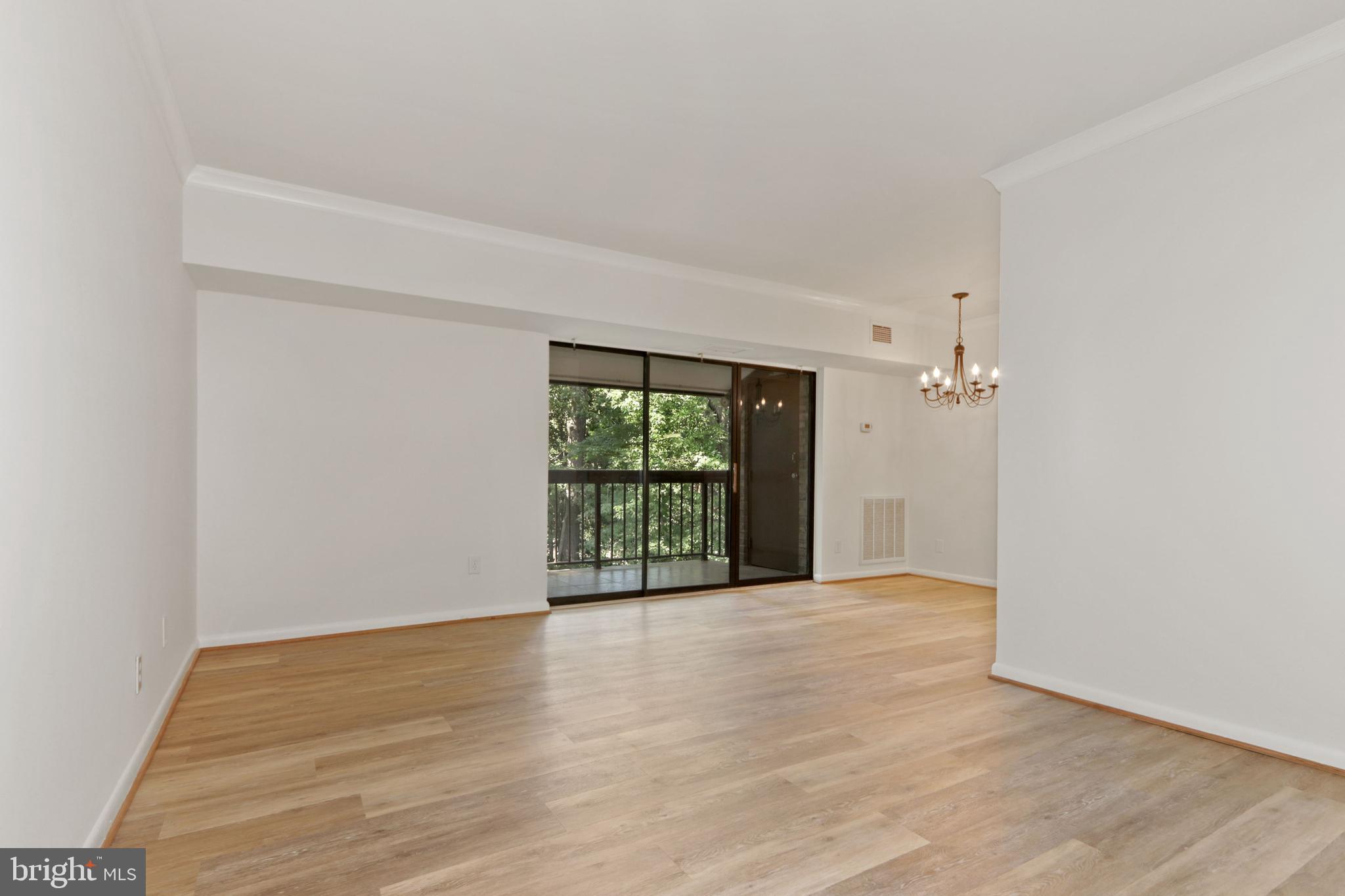 2235 Castle Rock Square, Unit 21C Reston, VA 20191 - Photo 8 of 19 Living Room