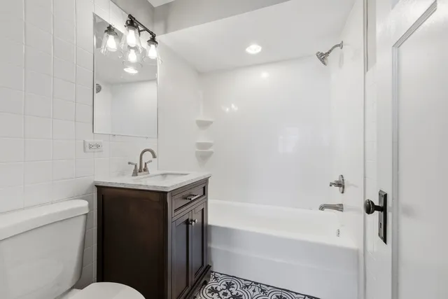 $300,000 | 14407 Beacon Avenue, Orland Park, IL 60462