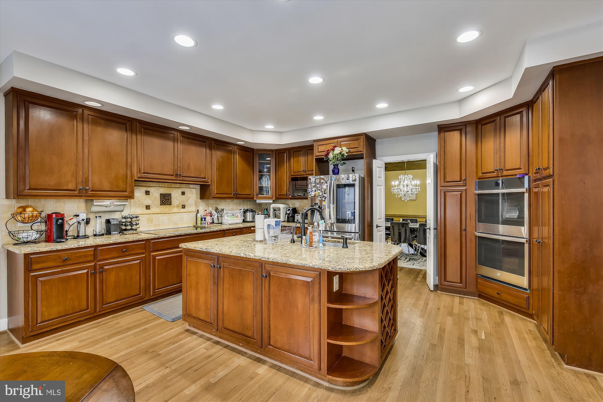 8913 Bells Mill Road Potomac, MD 20854 - Photo 3 of 101