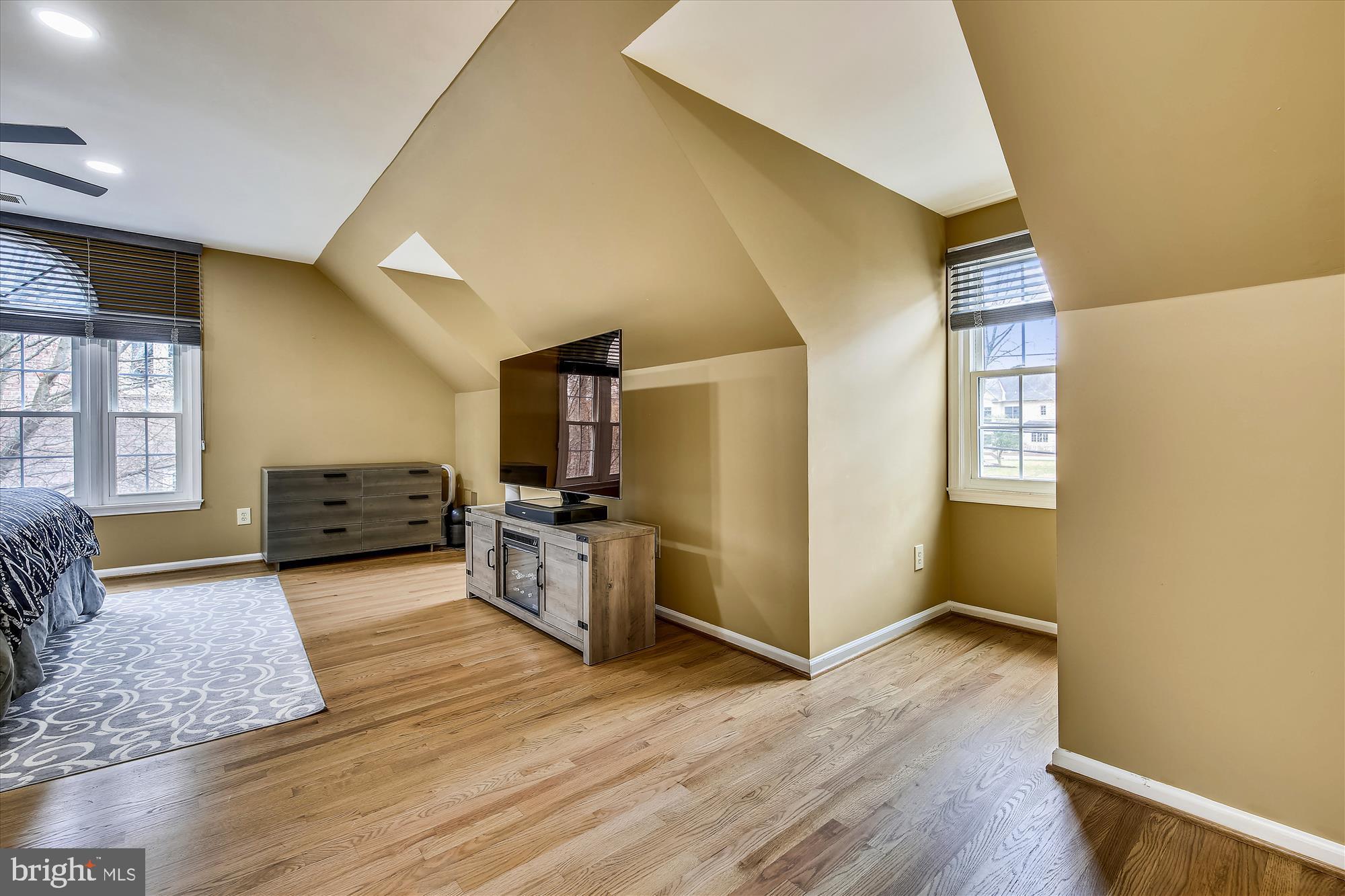 8913 Bells Mill Road Potomac, MD 20854 - Photo 42 of 101