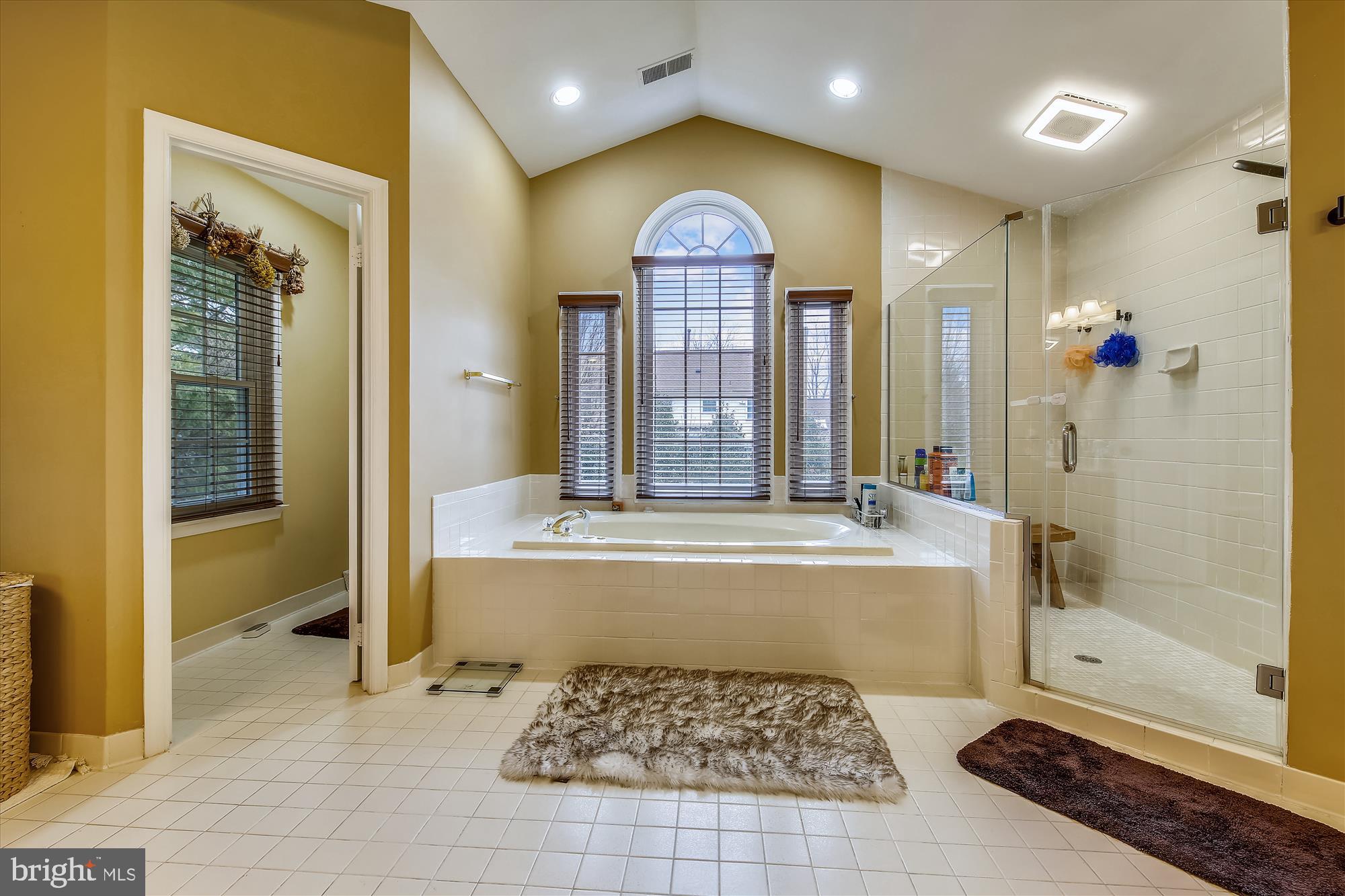 8913 Bells Mill Road Potomac, MD 20854 - Photo 43 of 101