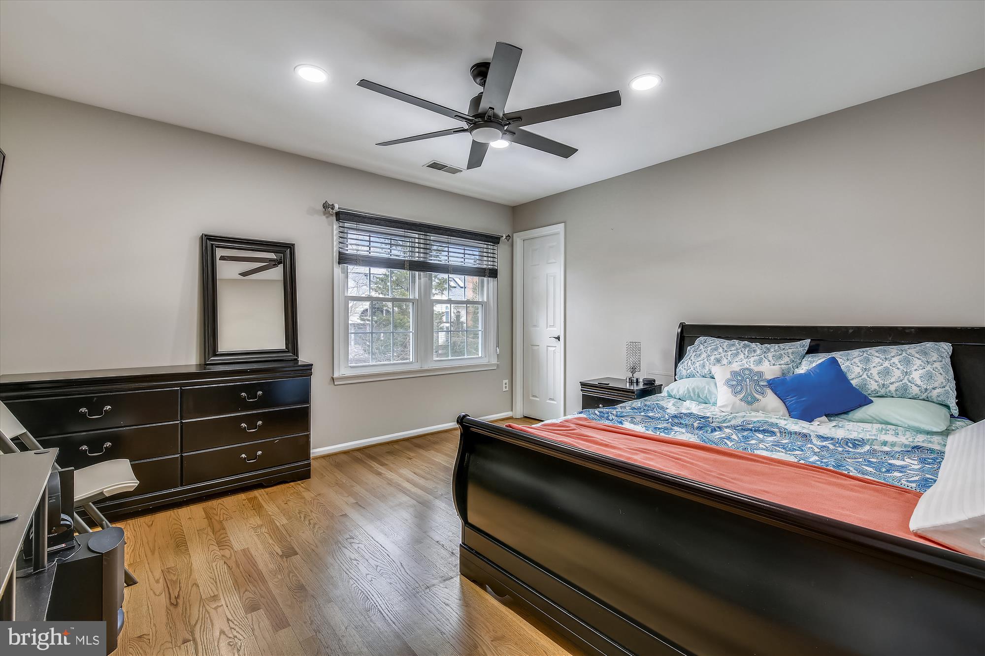 8913 Bells Mill Road Potomac, MD 20854 - Photo 49 of 101