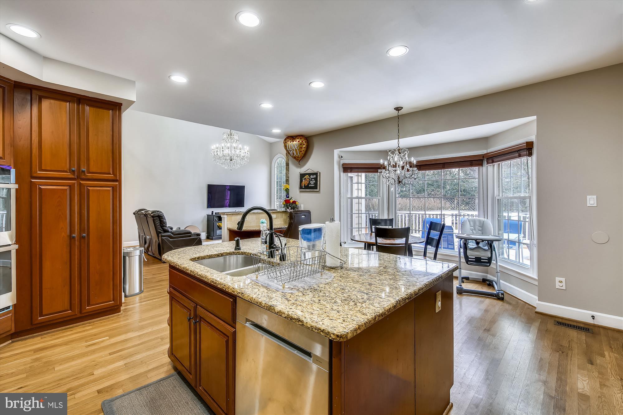 8913 Bells Mill Road Potomac, MD 20854 - Photo 6 of 101