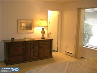 37 Haddon Road, Unit B Monroe Township, NJ 08831 - Photo 8 of 11 Gallery Image 8
