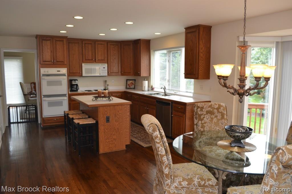 3077 Mapleridge Court Rochester Hills, MI 48309 - Photo 21 of 49