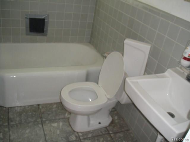 2919 Mackin Road Flint, MI 48504 - Photo 35 of 35 DSC06323.jpg