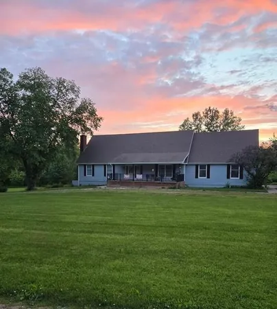 $425,000 | 20208 Bridle Lane, Peculiar, MO 64078