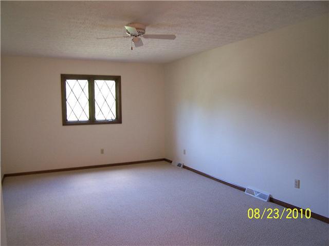 651 Greenwood Road Whitehall, OH 43213 - Photo 12 of 18