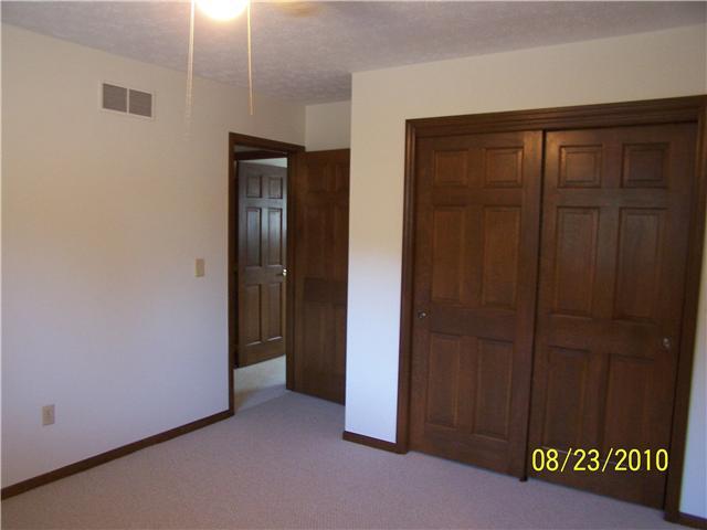651 Greenwood Road Whitehall, OH 43213 - Photo 13 of 18