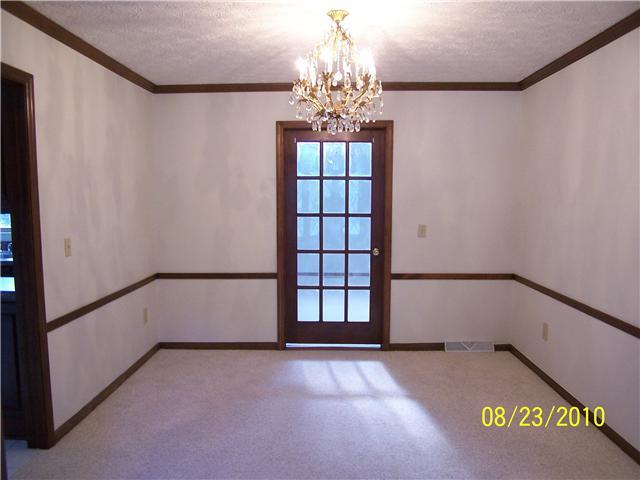 651 Greenwood Road Whitehall, OH 43213 - Photo 6 of 18