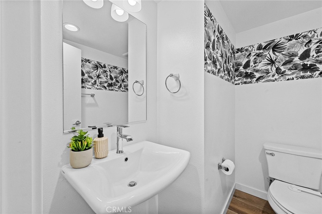 322 Ford Road Costa Mesa, CA 92627 - Photo 10 of 24