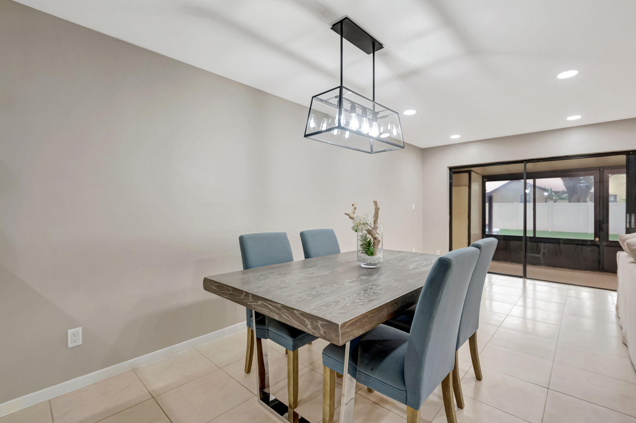 23424 Southwest 53rd Avenue, Unit B Boca Raton, FL 33433 - Photo 16 of 38 DINING