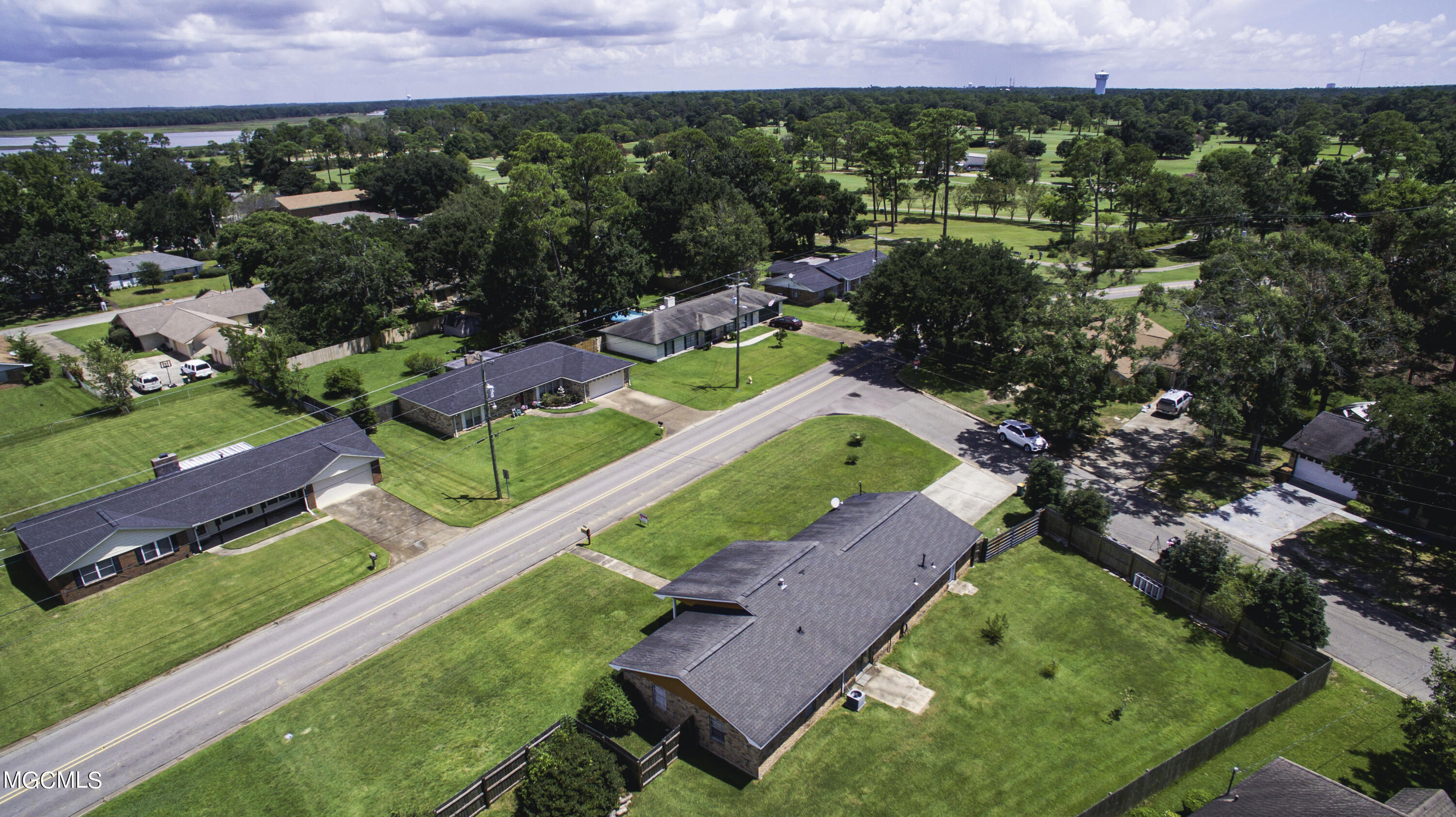2411 Sunkist Country Club Road Biloxi, MS 39532 - Photo 17 of 20 IMG_0781