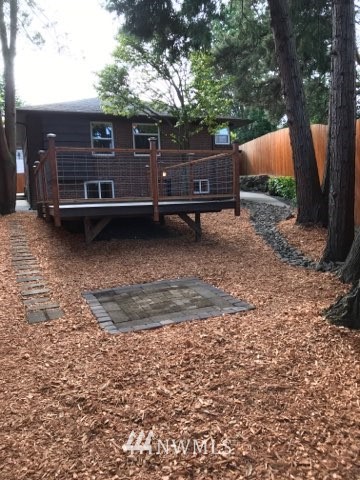 8250 Corliss Avenue North Seattle, WA 98103 - Photo 30 of 37