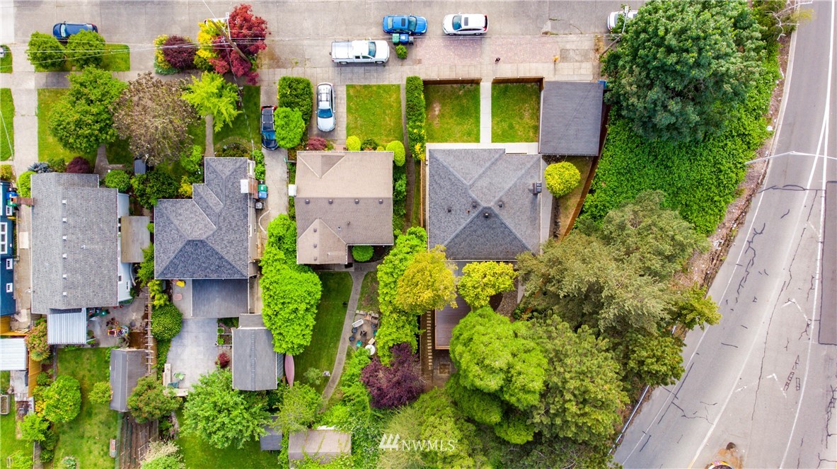 8250 Corliss Avenue North Seattle, WA 98103 - Photo 34 of 37