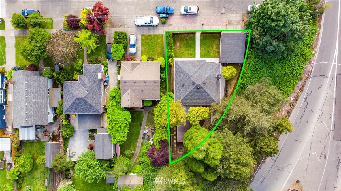 8250 Corliss Avenue North Seattle, WA 98103 - Photo 35 of 37