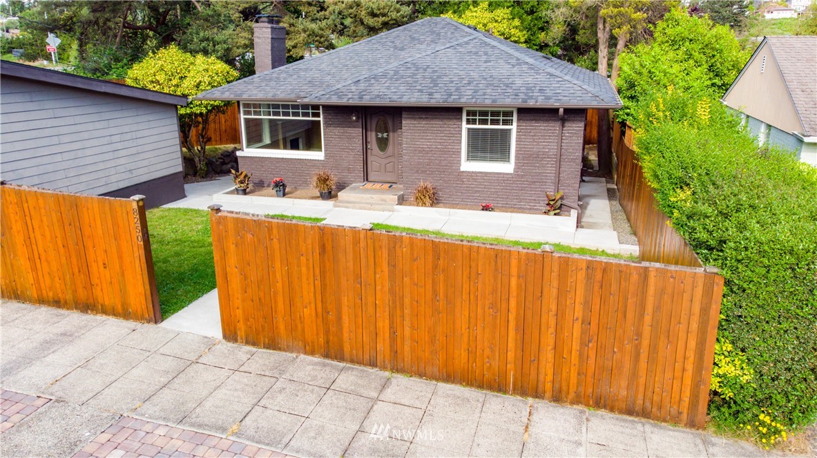 8250 Corliss Avenue North Seattle, WA 98103 - Photo 36 of 37