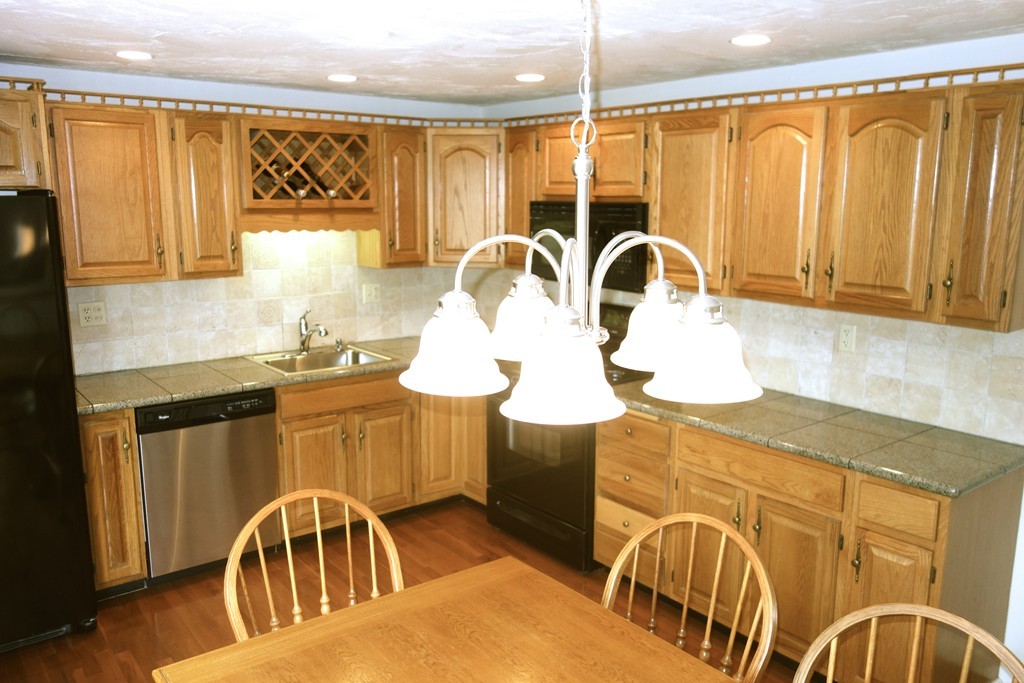 7 Meadowbrook Road, Unit 7 Millis, MA 02054 - Photo 7 of 30 Gallery Image 7
