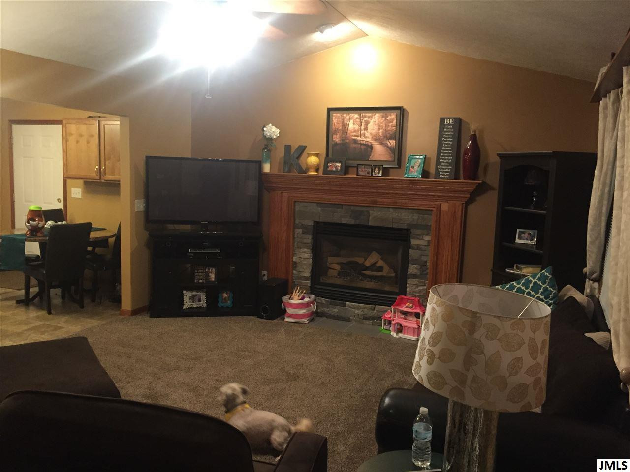 1815 Bunting Road Jackson, MI 49201 - Photo 2 of 25 Photo 2