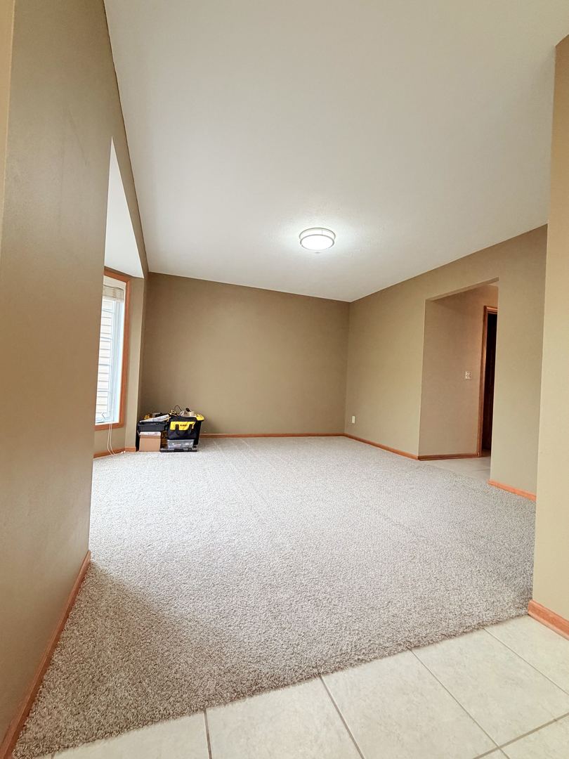 13375 Springhill Drive Winnebago, IL 61088 - Photo 8 of 32